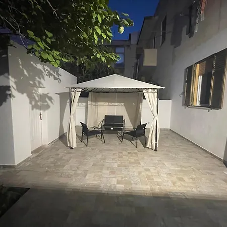 Casa *